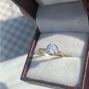 Elegant RoseGold Ring/Sterling Silver, Bezel 1CT Moissanite Stone.